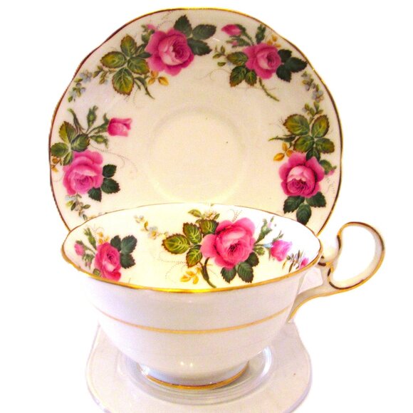 Vtg Aynsley teacup & saucer bone china with a wreath of pink of roses England - Picture 2 of 9